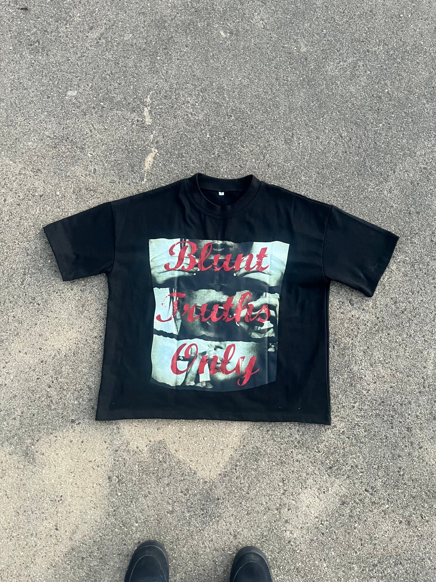 BLUNT TRUTHS ONLY Tee
